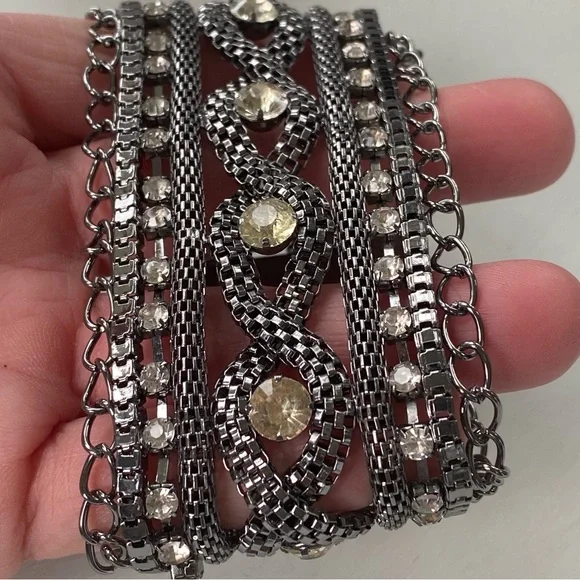 Chain & Rhinestone Bracelet - Picture 3 of 12